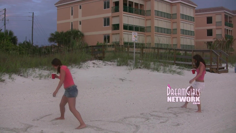 Dream Girls: Vacationers flash on a common beach
