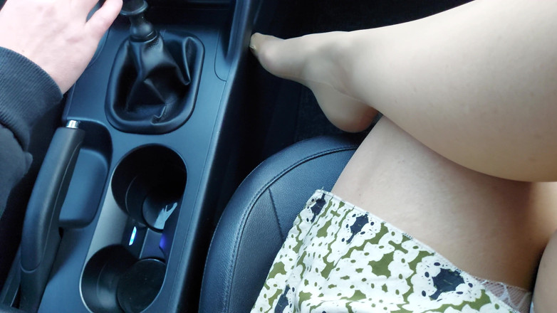 Step Mommy: Rijpe stiefmoeder plaagt 's ochtends haar stiefzoon in de auto met...