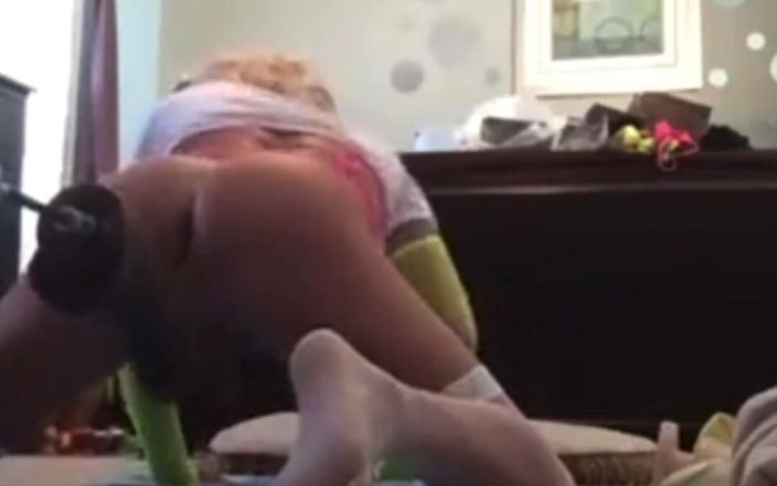 Orlandi480: Kayıp sikiş makinesi ve büyük dildo video!