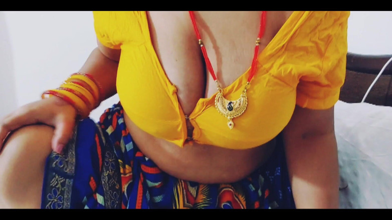 Desi Club House: インドのバービーがダーティートークで彼女のデバーといたずらなセックスを