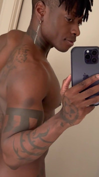 How’s the new tat looking??