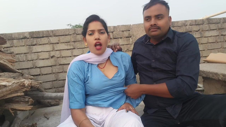 Sona bhabhi: 18 साल की कुंवारी कॉलेज गर्ल बिग बूब प्रेस द्वारा उसके सौतेले सौतेले भाई में आउटडोर देसी लड़की