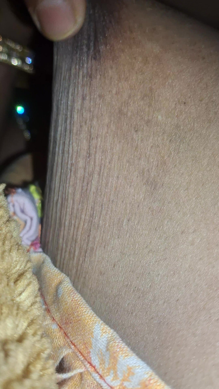 Busty Banuu: Awek bertetek besar dikongkek jiran