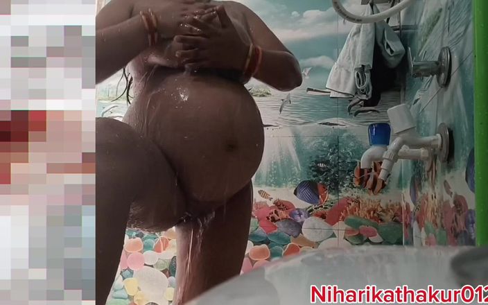 Niharika Thakur: Banyoda amcığımı sikerek banyo yapıyorum sanırım?