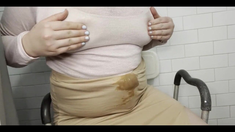 Arabian SnowWhite: BBWトランスゲンダーの女の子が巨大な自然な胸と乳首でマスターベーション&amp;プレイ
