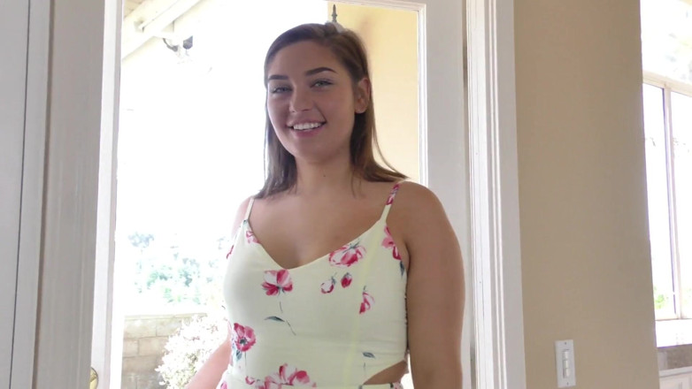 Perv Milfs n Teens: Vivian Taylor se come el culo del padrastro de su...