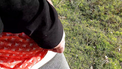 Bouncy Tits Action: Vydrží kozy 1000 kouření v lese?