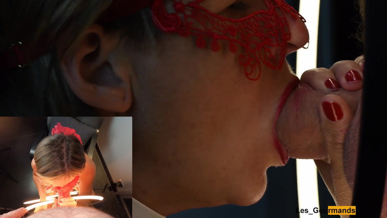 Les Gourmands: Puta milf enmascarada con lápiz labial da mamada y obtiene...