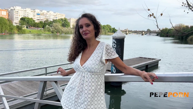 PepePorn: Bucurați-vă de Mavi, de 40 de ani, care este foarte perversă