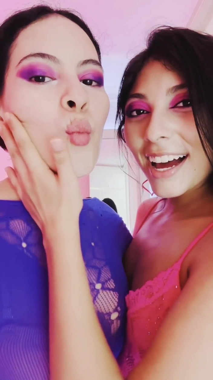 Vika_Sexting: Polibky, které zapalují kůži