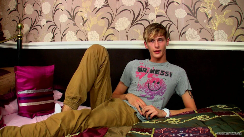 Teach Twinks: Connor Is a Horny &amp; Fun Guy to Shoot