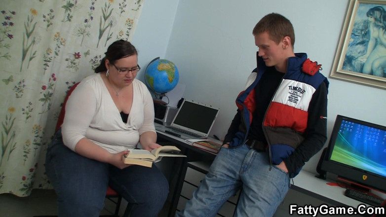 BBW Productions: Учитель географії досліджується