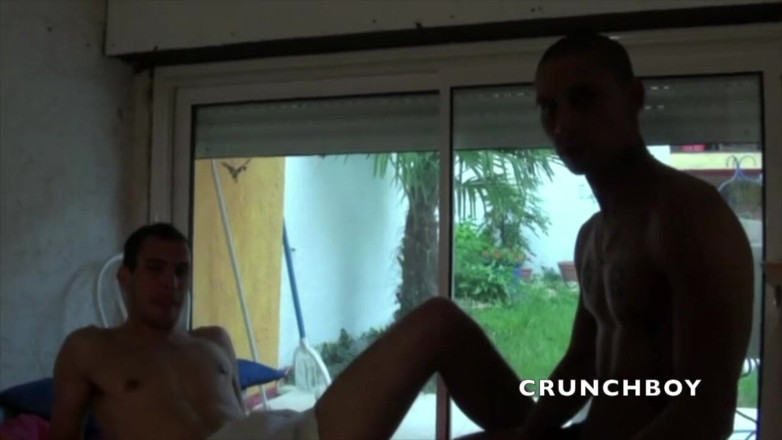 Crunch Boy: Mladá Latinoameričanka přijímá sex s gayem