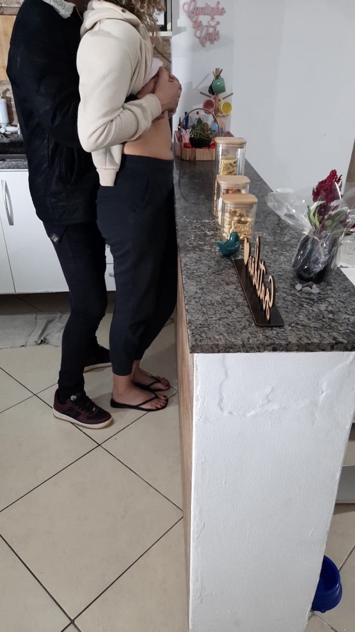 Gabi SweetCouplesStories: Падчерка навіть не може відпочити під час сніданку
