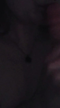 Ik verveelde me in bed vanavond, dus besloot ik een pik te zuigen en met mijn perfecte kont te spelen
