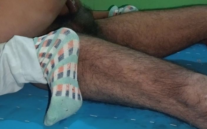 Pooja Sexy: Chị dâu cắt chutney từ em rể