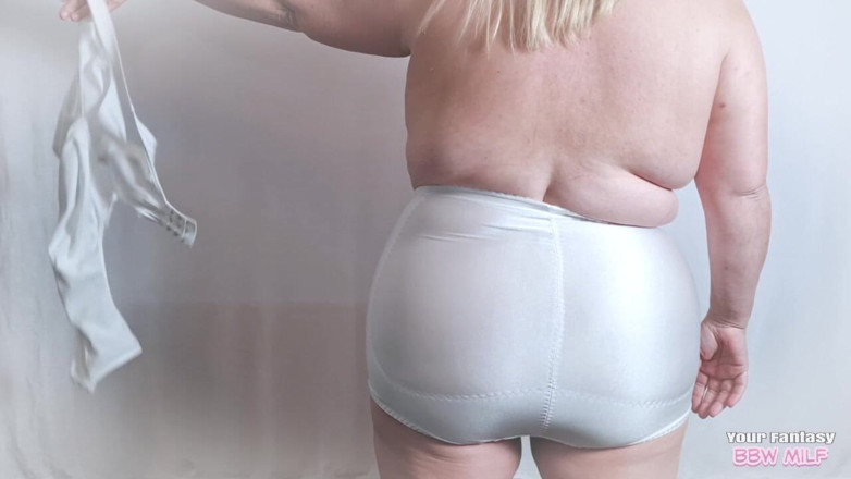 BBW_Wife: Велика кругла дупа у великих трусиках - подивіться, що бачить тільки мій чоловік