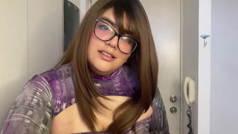 Isabelle Myers BBW: Sissification make-up a podpora