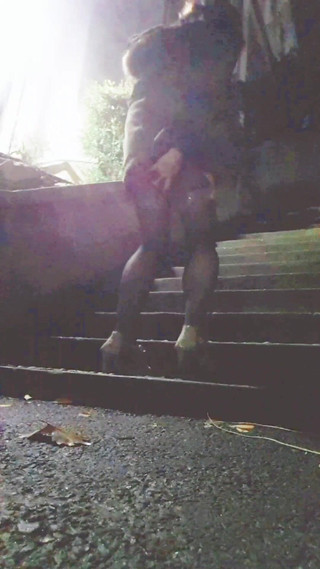 Harinni: Una perra universitaria en medias de fondo abierto con un...