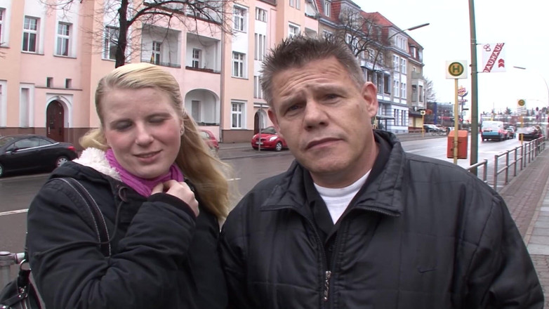 Homemade Market: O doamnă germană cu forme s-a aplecat și s-a futut în partida...