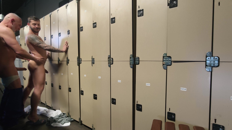 itapapixxl: Stepdaddy Itapapixxl Hard Fuck in the Locker Room Hunk John...