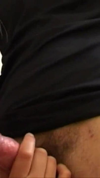 Una ragazza arrapata viene sbattuta all'aperto