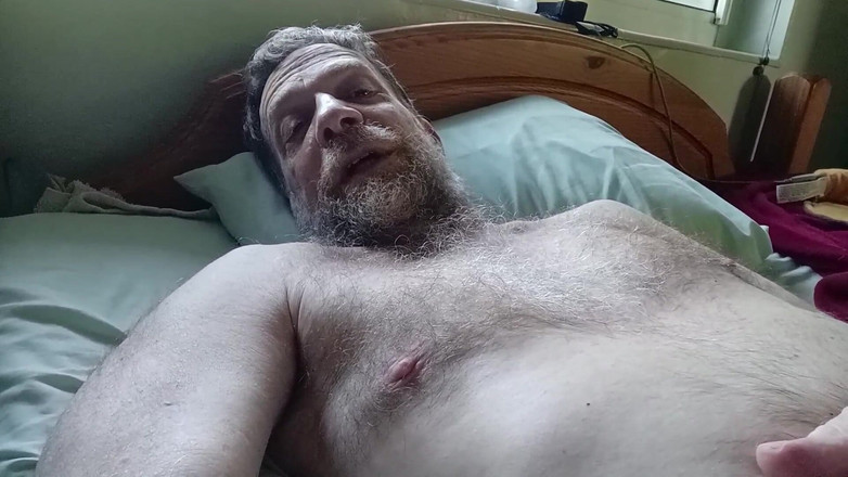 Hairyartist: नग्न सौतेला पिता कहानी का समय