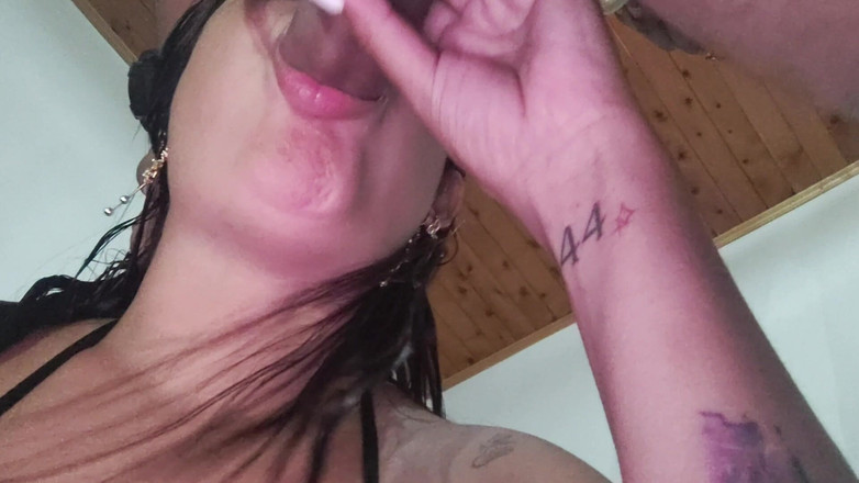 AngyAmazon: Ich lutsche den schwanz meines stiers in POV undschicke das...