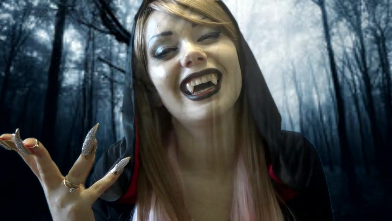 Goddess Misha Goldy: Je zult gewoon gehoorzamen! En wees mijn eten wanneer ik...