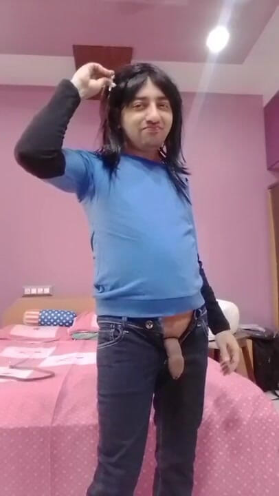 Cute & Nude Crossdresser: 그녀의 달콤한 침실에서 귀여운 계집애 크로스드레서 펨보이 달콤한 롤리팝.