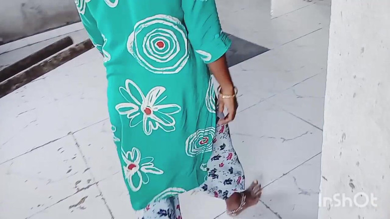 AmpleOunce283: Sexy bengálská bhabhi Desi Gaon dostala do budovy Naya část 02