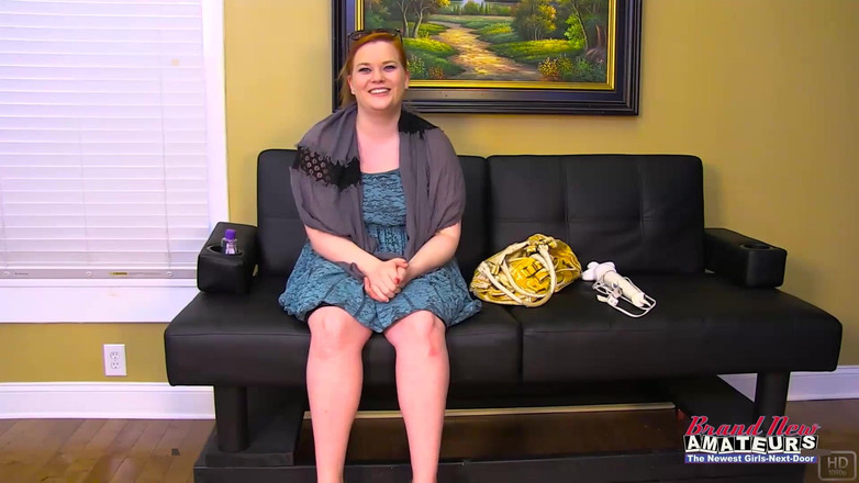 Brand New Amateurs: Стройная татуированная брюнетка Anastasia Rose мастурбирует многократными игрушками, кульминация!