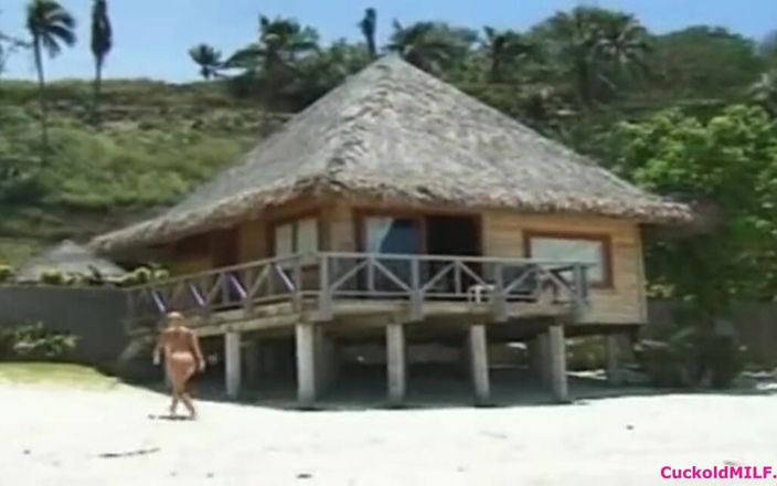 Cuckold MILF: Milf infiel y su marido mariquita en vacaciones tropicales
