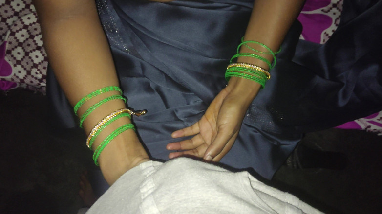 Lovely Dipti: Indická bhabhi Sexy kundička šukání s přítelem kouří