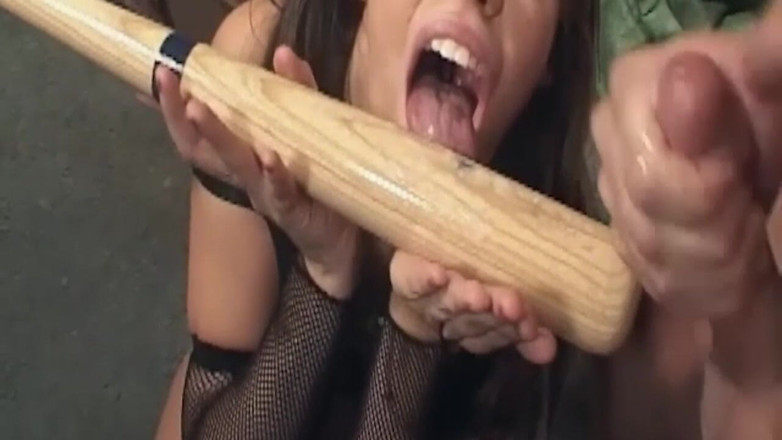 Bangora sluts: Madura milf se estira con juguetes masivos y plátano