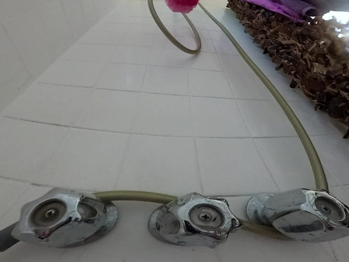 Lizzy Yum VR: Liz young vr 2025 dilate banyo yapıyor seks oyuncağı 9