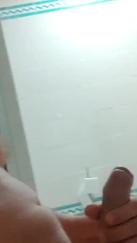 Sudut pandangan pertama ayah lisan di bilik air - blowjob, kongkek dan pancutan mani dalam mulut