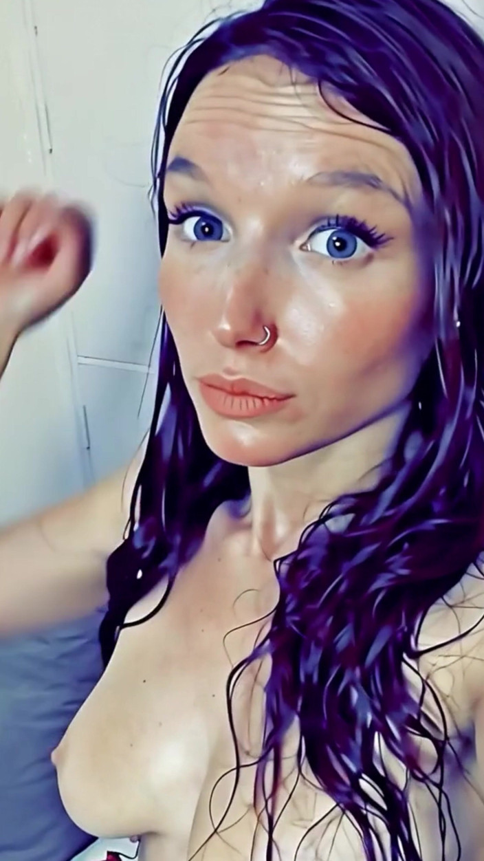 Gonna make you squirt: Poskakující moje velká prsa v gay lesbickém svetru a další...