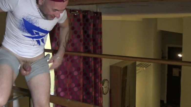 FRENCH AMATORS SEXTAPES: 젊은 이성애자 제스 로얀에게 섹스당하다