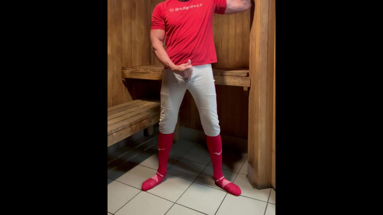 JockDad87: Alpha fun dans le vestiaire avec Jockdad87 en tenue de...