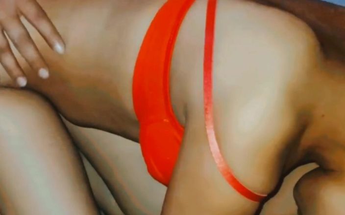 Hot Sis: Latika üvey erkek kardeşiyle domaltarak tam sakso çekiyor