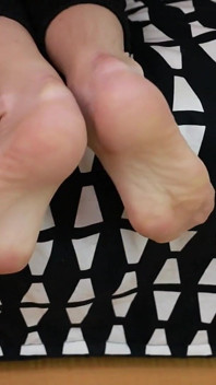 Elegante gioco di scarpe in collant lucidi e ballerine uniche