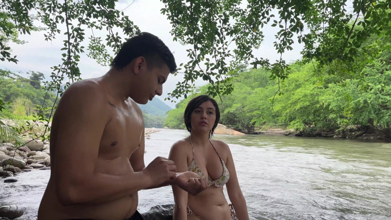 ManuelaAlvarez: Aku ngentot memek sempit adik tiriku yang latina dan adik...