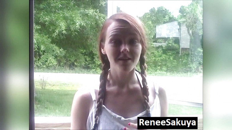 Renee Sakuya: Una studentessa del college ti sorprende a masturbarti con le...