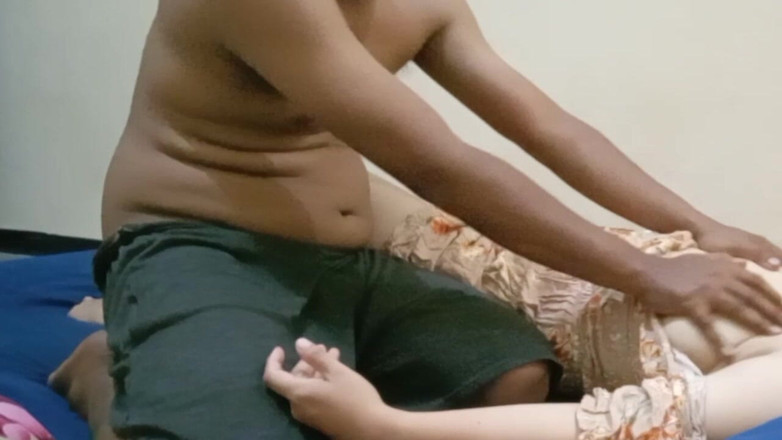 Angelina Pop: Намагайтеся не спокушатися, коли масажую мачуху