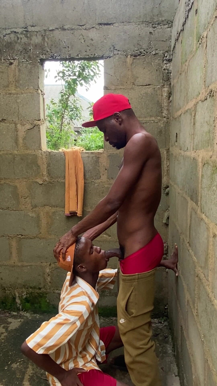 assdriller50: Matón Tio Follando Un Twink En Un Edificio Sin Complicaciones