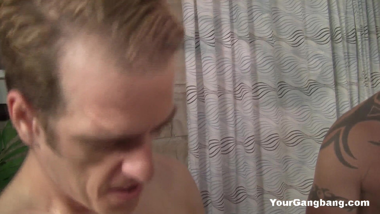 Your Gangbang: Bella Bendz gruppknull med Bella Bendz