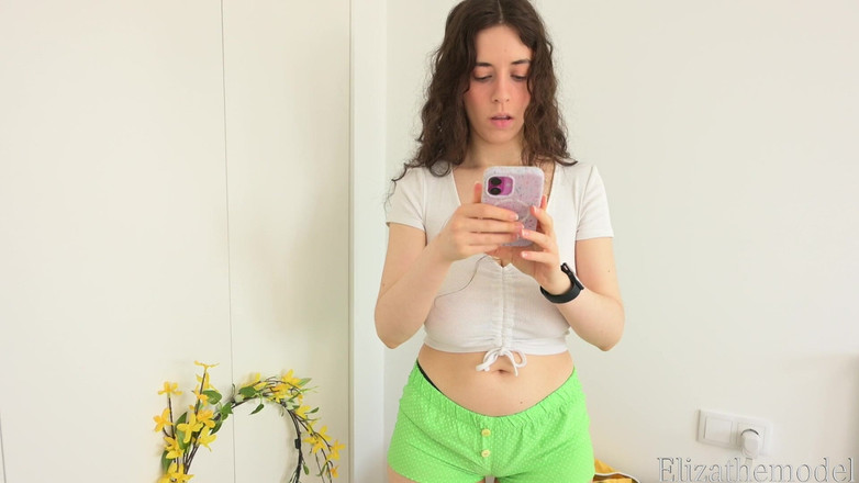 ElizaTheModel: Цицькаста краля