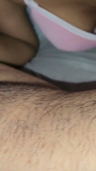 Malá nevlastní sestra mi kouří ptáka každý den pro ochutnávání mrdky