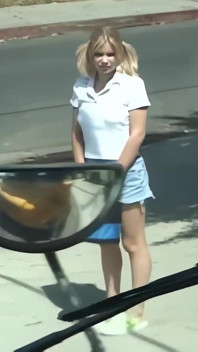 Un Jeune Misty Parks Chaud Baisé Tout Le Long Du Bus Scolaire